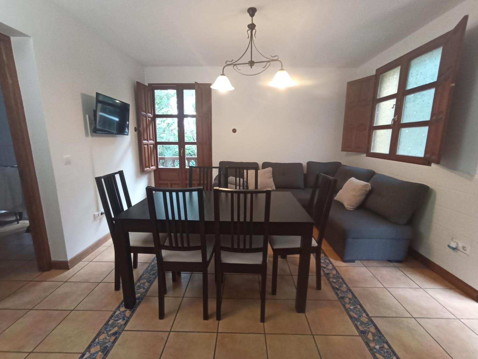 Viviendas Rurales Calderas Apartment *