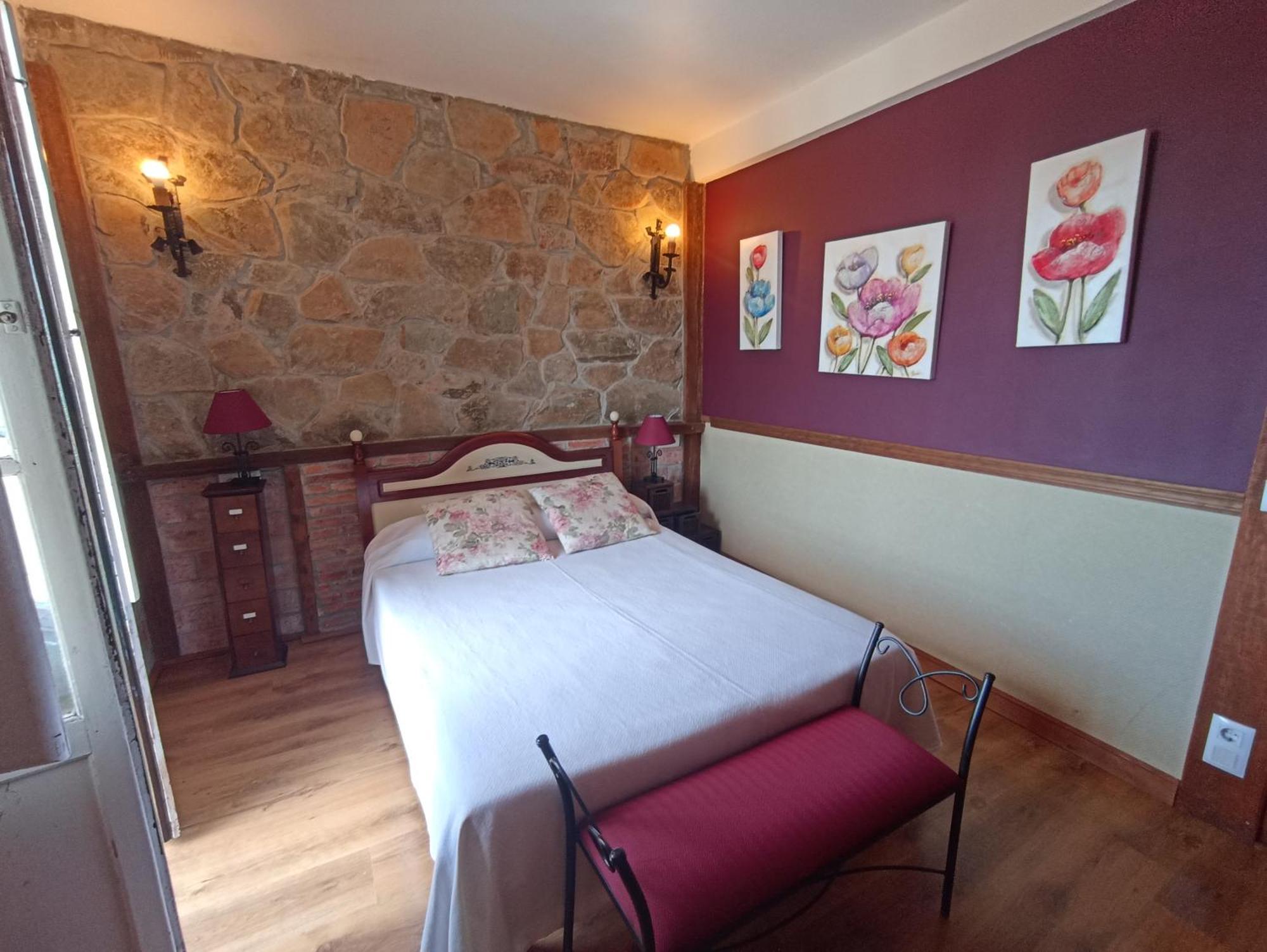 Viviendas Rurales Calderas Apartment *